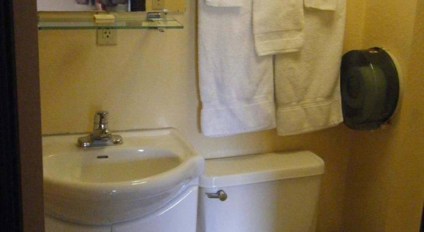 Glenview Motel Dubuque Room photo